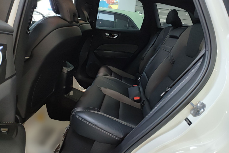 沃尔沃XC60新能源 2022款 T8 插电混动 四驱智远运动版中控内饰7004