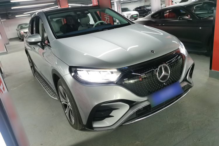 奔驰EQE SUV 2024款 500 4MATIC 豪华版车身外观3