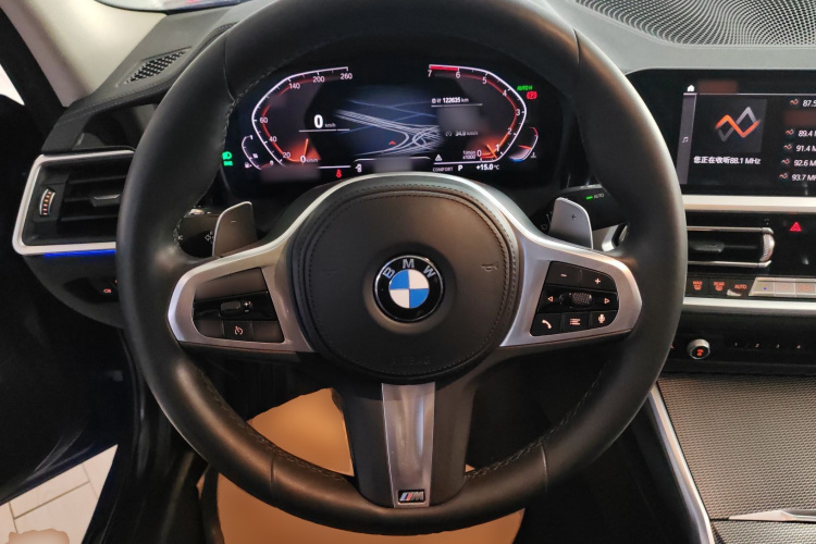 宝马3系 2020款 325i M运动曜夜套装中控内饰13