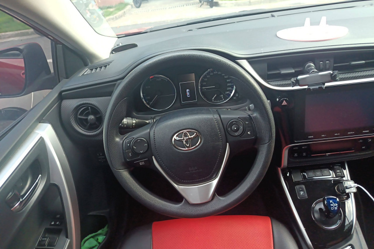 丰田 雷凌双擎E+ 2019款 1.8PH GS E-CVT精英天窗版局部细节13