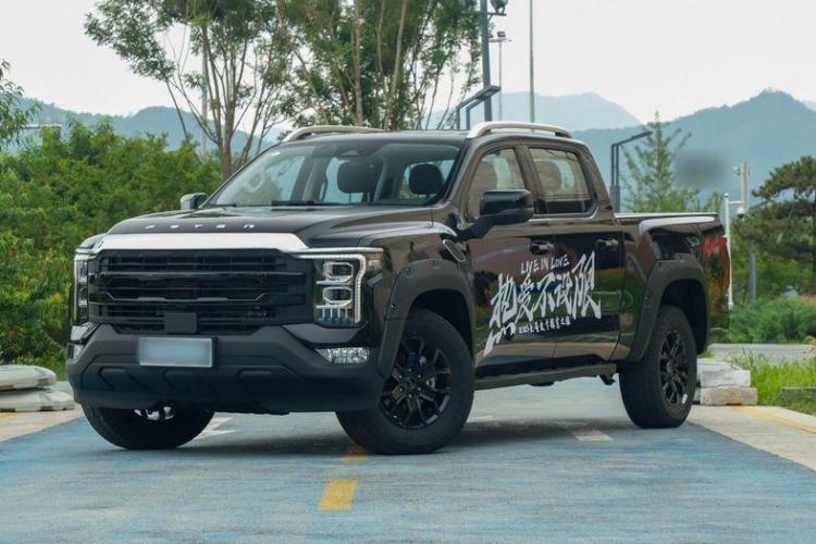 福田火星 2023款 火星7 2.0T柴油自动四驱长轴精英型车身外观1