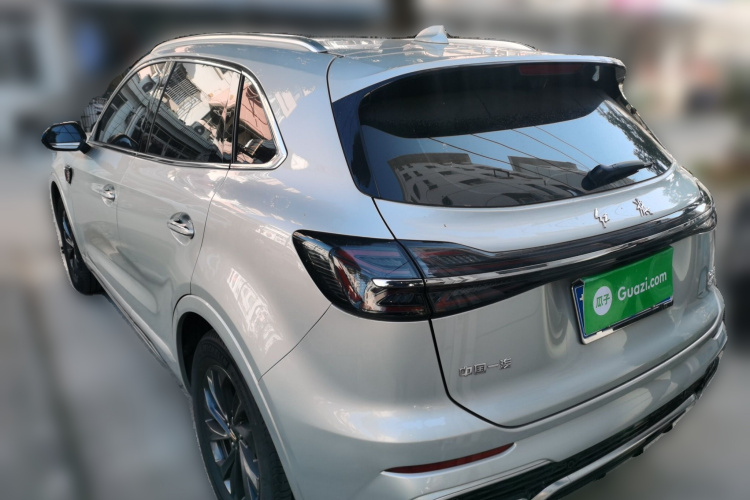 红旗HS5 2023款 2.0T 旗享Pro版车身外观5