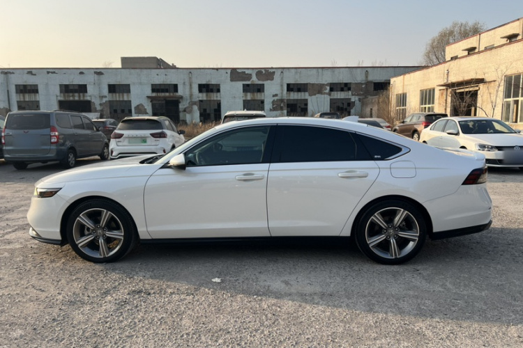 本田 雅阁 2023款 260TURBO 卓越版车身外观6007