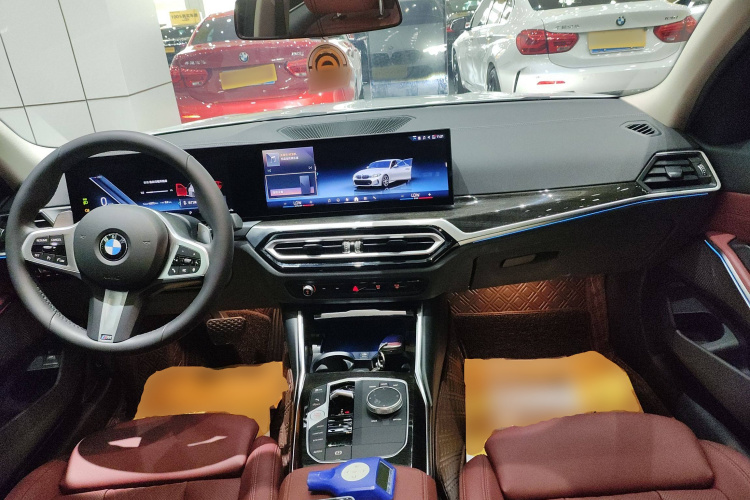 宝马3系 2024款 325Li M运动套装中控内饰12