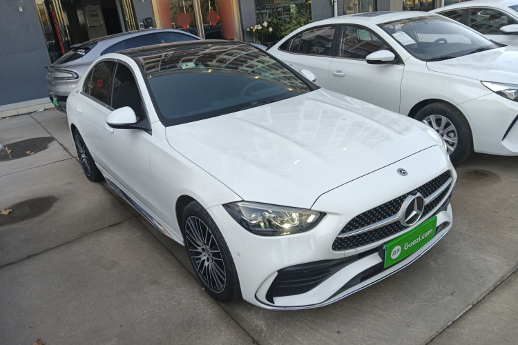 奔驰C级 2023款 改款 C 200 L 运动版车身外观3