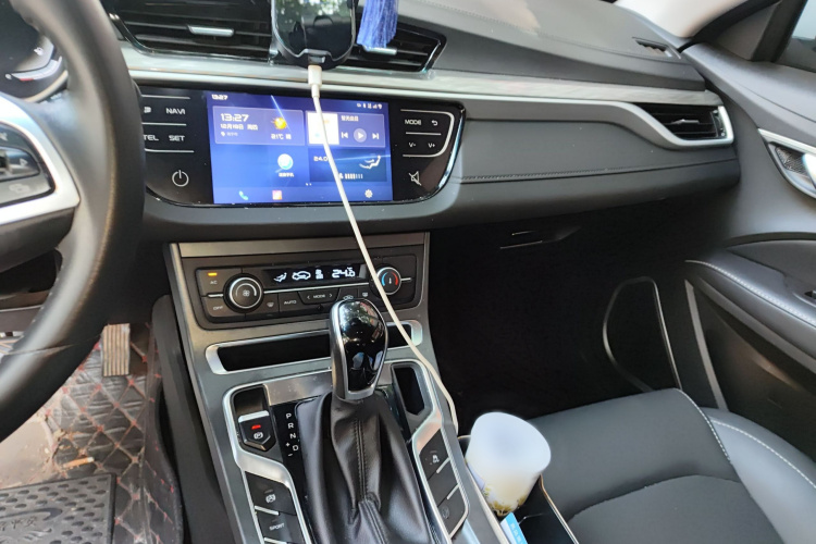 吉利汽车 帝豪 2019款 领军版 1.5L CVT向上亚运版 国V局部细节16