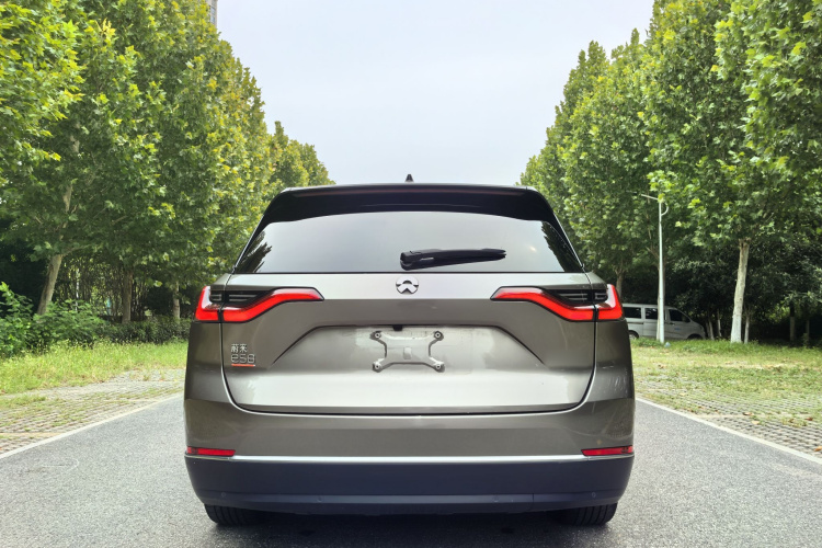 蔚来ES8 2022款 100kWh 签名版 七座车身外观6004