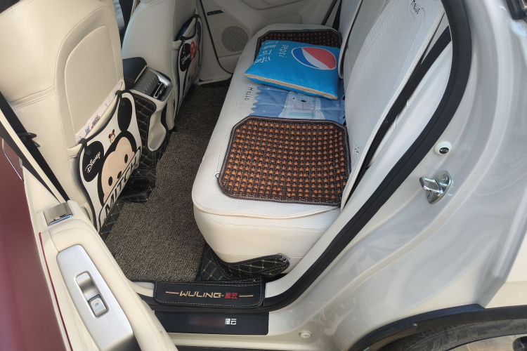 五菱汽车 五菱星云 2023款 2.0L DHT 旗舰版中控内饰21