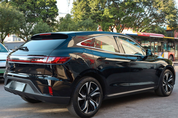 SERES赛力斯 赛力斯SF5 2021款 四驱自由远征版车身外观6005