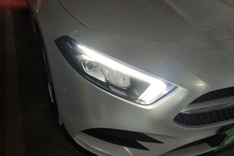 奔驰A级 2021款 A 200 L 运动轿车时尚型车身外观6006