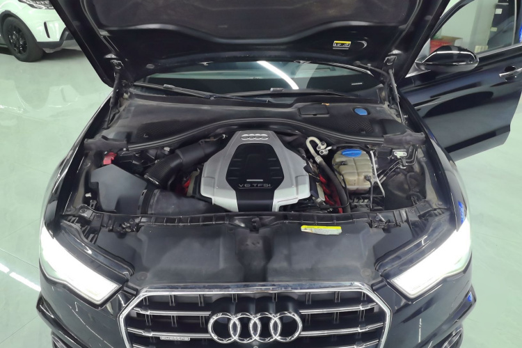 奥迪A6L 2018款 30周年年型 50 TFSI quattro 尊享型机舱底盘24