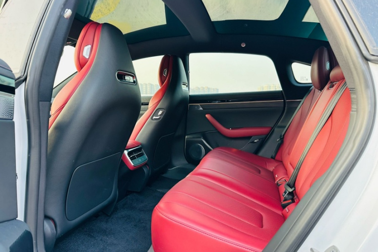 鸿蒙智行 智界S7 2024款 Ultra 四驱旗舰版车身外观6007