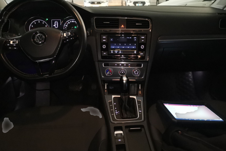 大众 高尔夫 2017款 230TSI 自动舒适百万辆纪念版中控内饰12