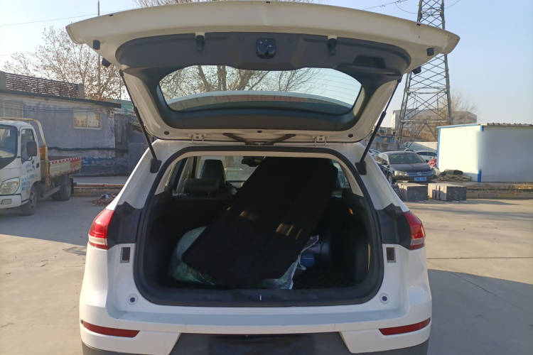 哈弗H6 2021款 1.5T 自动冠军版机舱底盘23