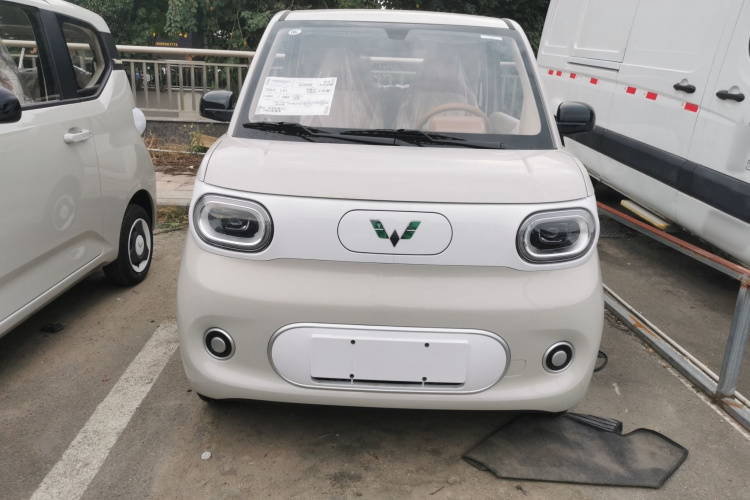 五菱汽车 宏光MINIEV 2024款 第三代 215km 青春版车身外观2