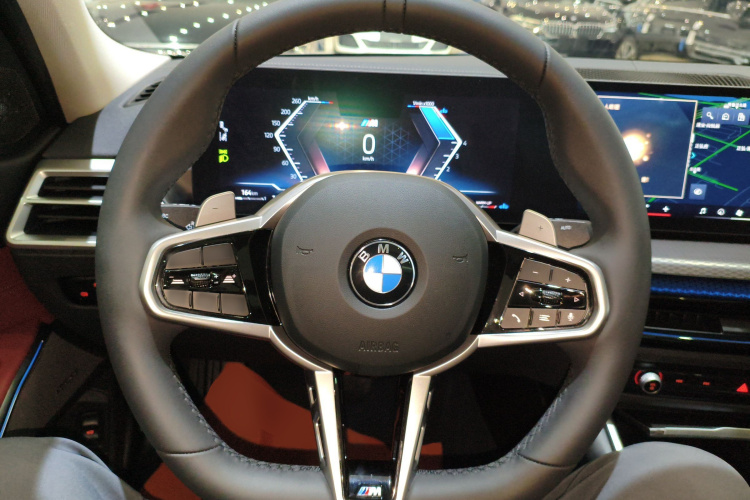 宝马3系 2025款 330Li M运动曜夜套装中控内饰13