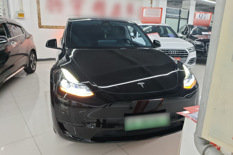 特斯拉 Model Y 2022款 改款 后轮驱动版车身外观2