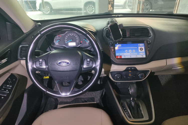 福特 福睿斯 2017款 改款 1.5L 自动舒适型中控内饰12