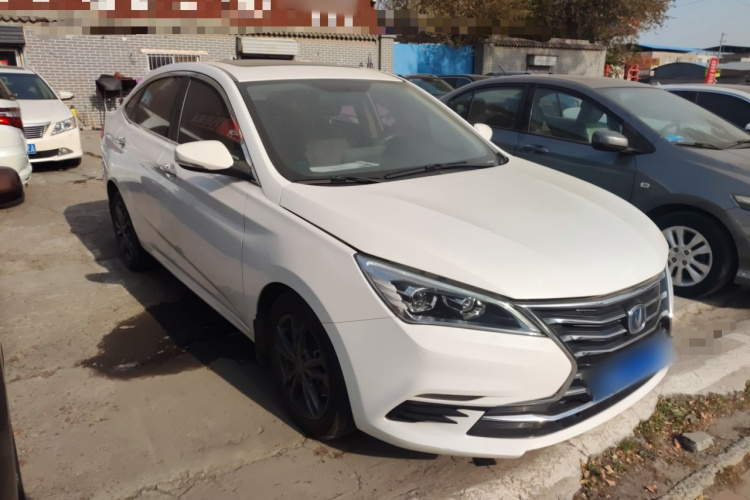 长安 逸动DT 2019款 1.6L 手动舒享型 国VI车身外观3