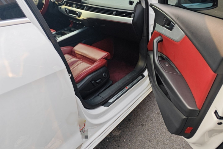 奥迪A4L 2020款 40 TFSI 豪华动感型局部细节9005