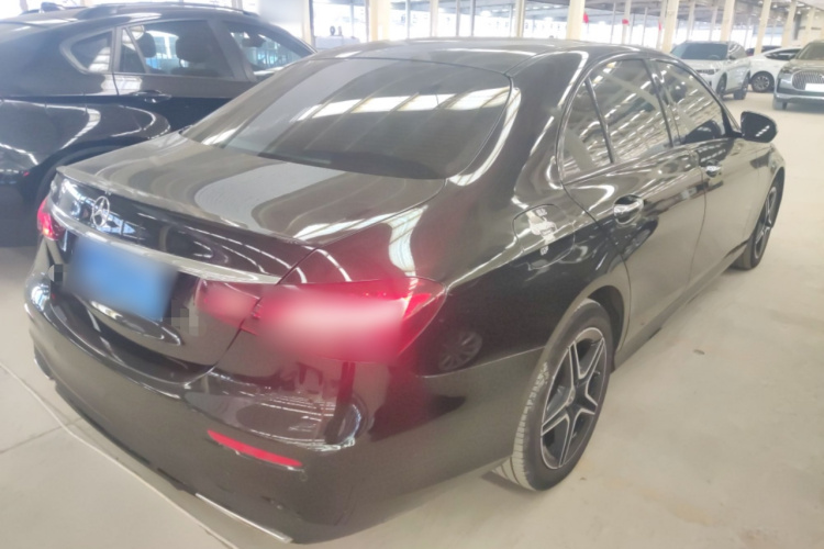 奔驰E级(进口) 2021款 改款 E 260 豪华型运动版车身外观7