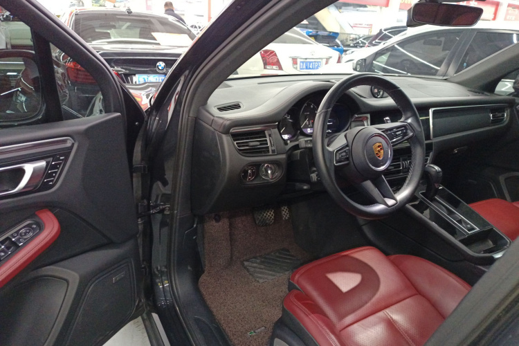 保时捷 2022款 Macan 2.0T中控内饰7003