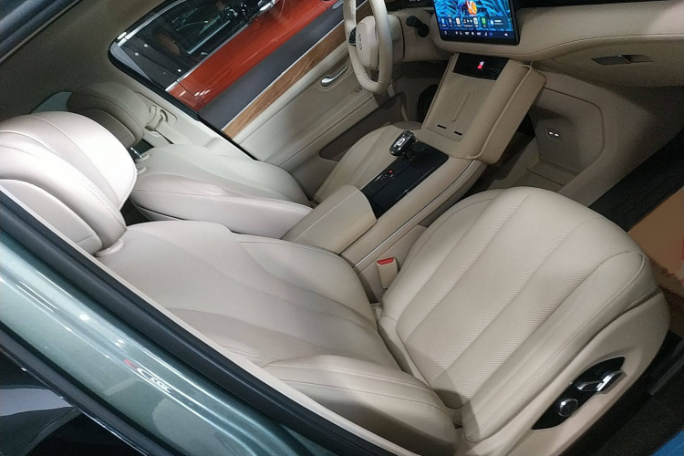 鸿蒙智行 问界M7 2024款 1.5T 智驾四驱Max版 5座局部细节41