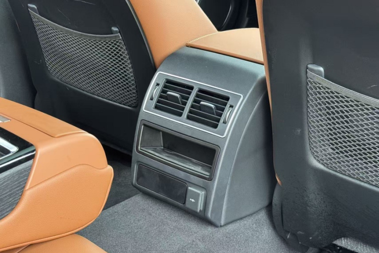 捷豹XFL 2023款 XFL 2.0T P250 两驱精英运动版中控内饰7010