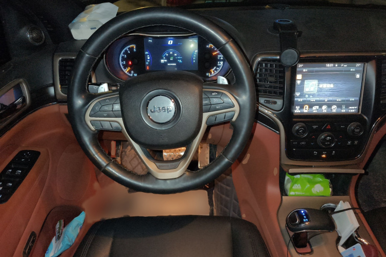 Jeep 大切诺基(进口) 2014款 3.0TD 柴油 舒享导航版局部细节13