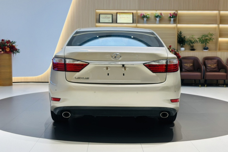 雷克萨斯ES 2013款 250 精英版车身外观6005