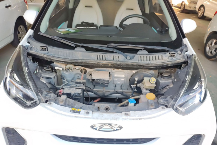 奇瑞新能源 小蚂蚁 2021款 20万蚁粉款 才气版 三元锂 301km机舱底盘24