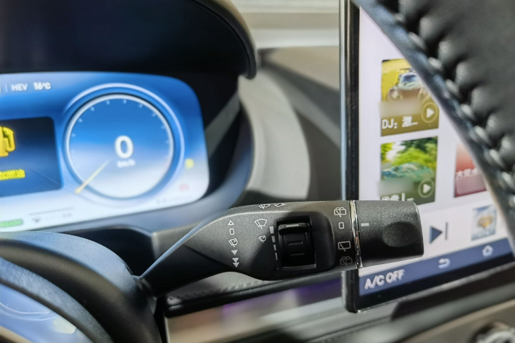 腾势X 2020款 PHEV旗舰版中控内饰7012