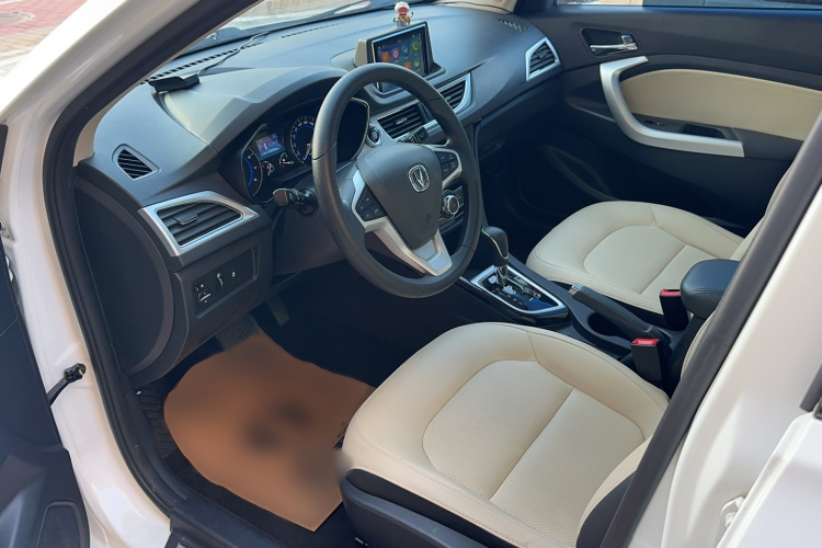 长安 悦翔V7 2016款 1.6L 自动乐享型 国V中控内饰7001