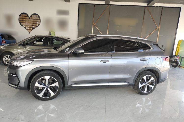 比亚迪 宋PLUS新能源 2021款 EV 尊贵型车身外观6003