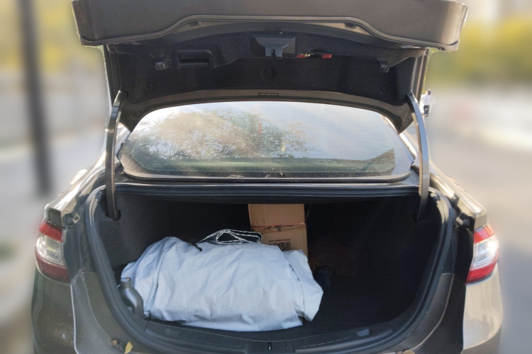 福特 蒙迪欧 2013款 2.0L GTDi200时尚型中控内饰23