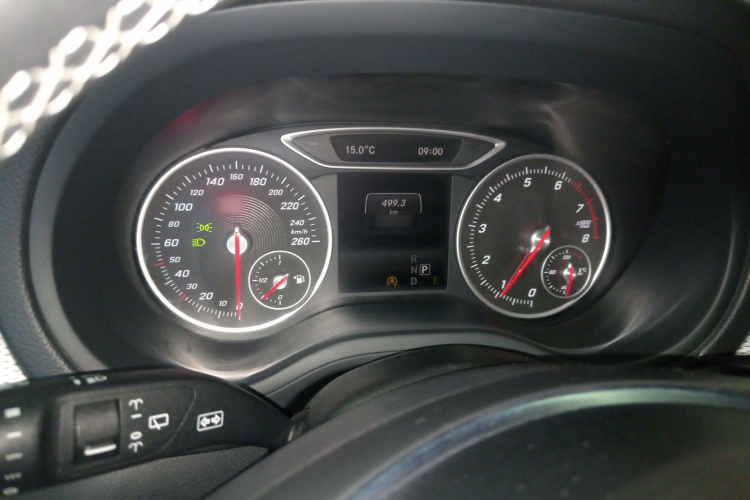 奔驰B级 2015款 B 200 时尚型局部细节14