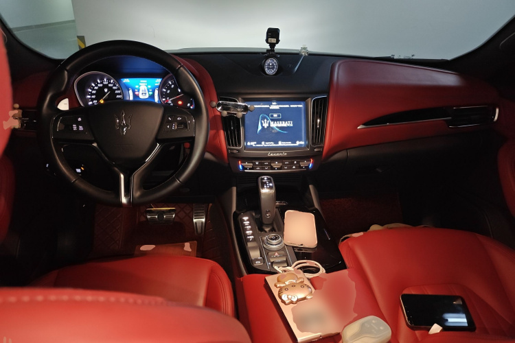 玛莎拉蒂 Levante 2019款 3.0T 标准版 国VI中控内饰12