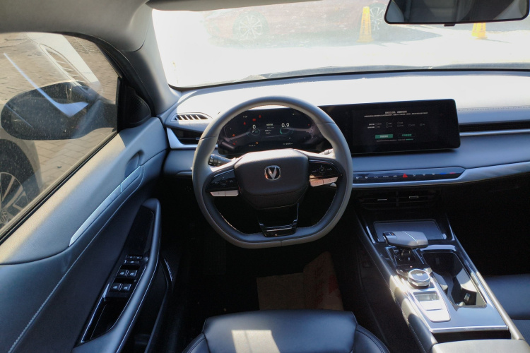 长安 锐程PLUS 2023款 1.5T DCT尊贵型中控内饰13