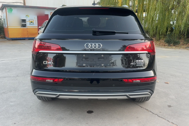 奥迪Q5L 2022款 改款 40T 豪华致雅型车身外观6005