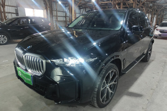 宝马X5 2023款 xDrive 30Li 尊享型M运动曜夜套装