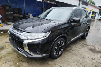 三菱 欧蓝德 2019款 2.0L 两驱畅享版 5座 国VI