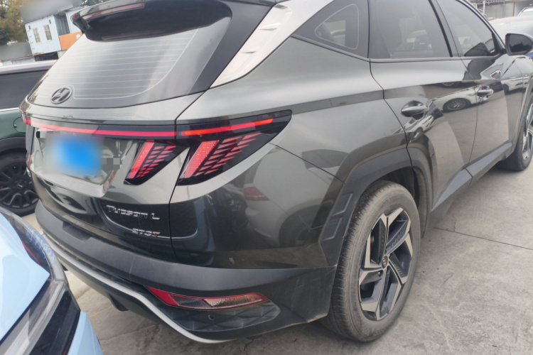 现代 2023款 途胜L 1.5T 自动两驱DLX豪华版车身外观7