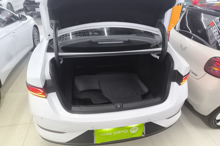 比亚迪 秦PLUS 2025款 DM-i 智驾版 55KM领先型机舱底盘23