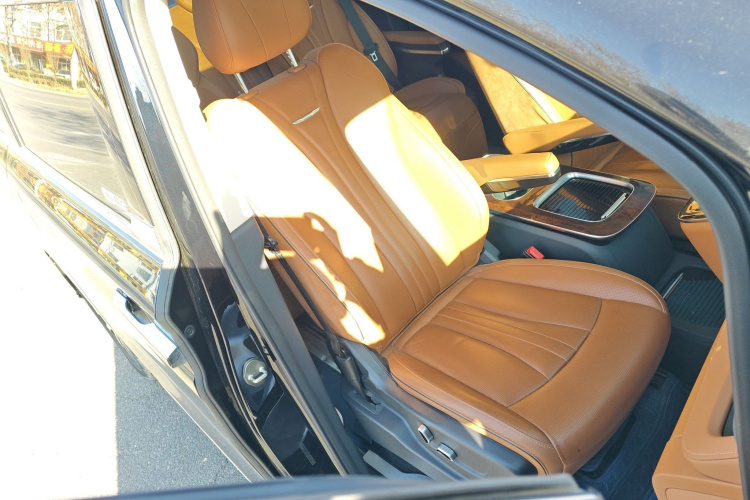 红旗HQ9 2023款 2.0T 智联旗享版局部细节41