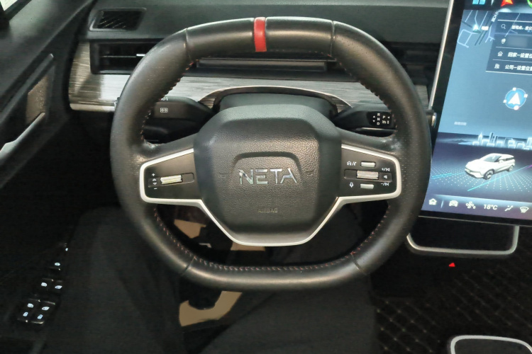 哪吒汽车 哪吒V 2022款 潮 400 Lite局部细节13