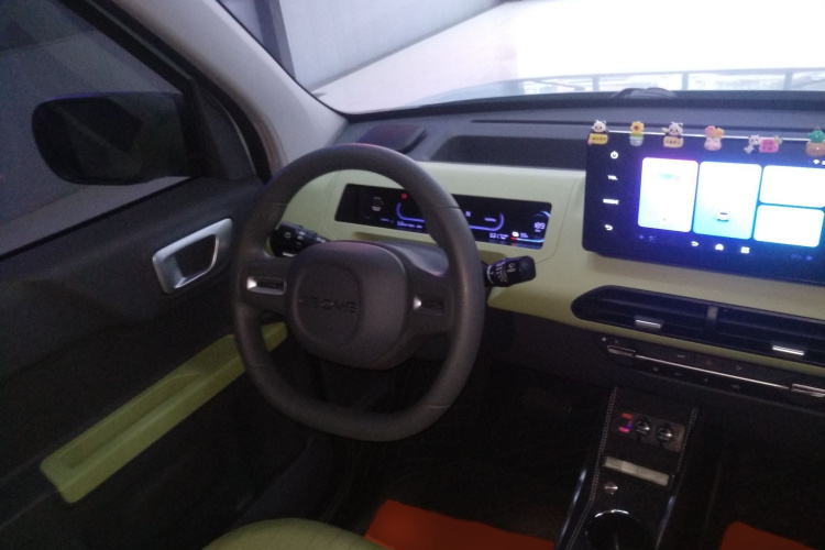 吉利银河 2024款 熊猫mini 200km 耐力熊局部细节13