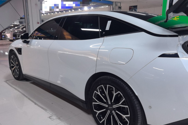 极氪007 2024款 后驱增强版 100kWh车身外观4