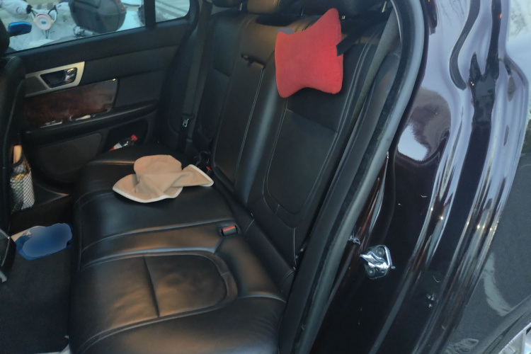 捷豹XF 2015款 XF 2.0T 豪华版中控内饰7004