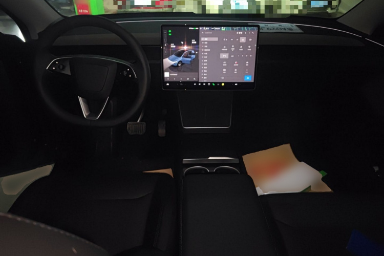 特斯拉 Model Y 2025款 后轮驱动版中控内饰12