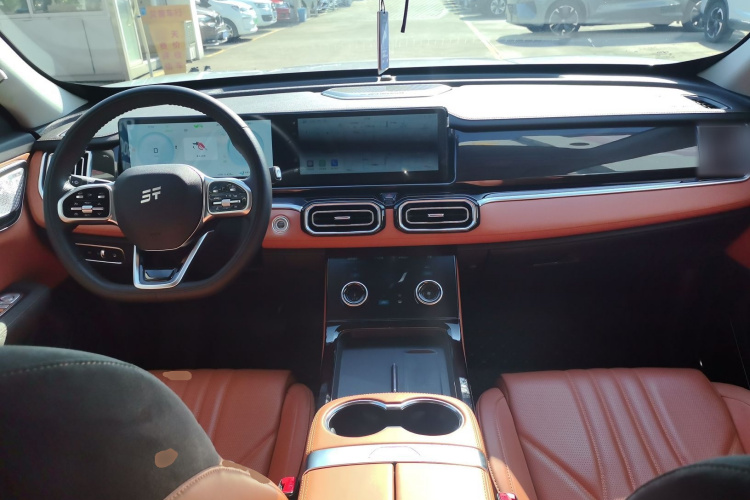 捷途山海L7 2024款 1.5T 120km ULTRA 7座中控内饰12